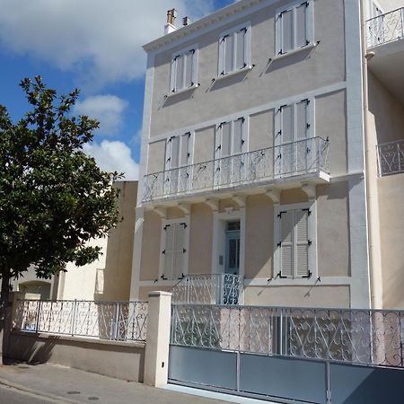 Appartement Port De Sanary Exteriör bild