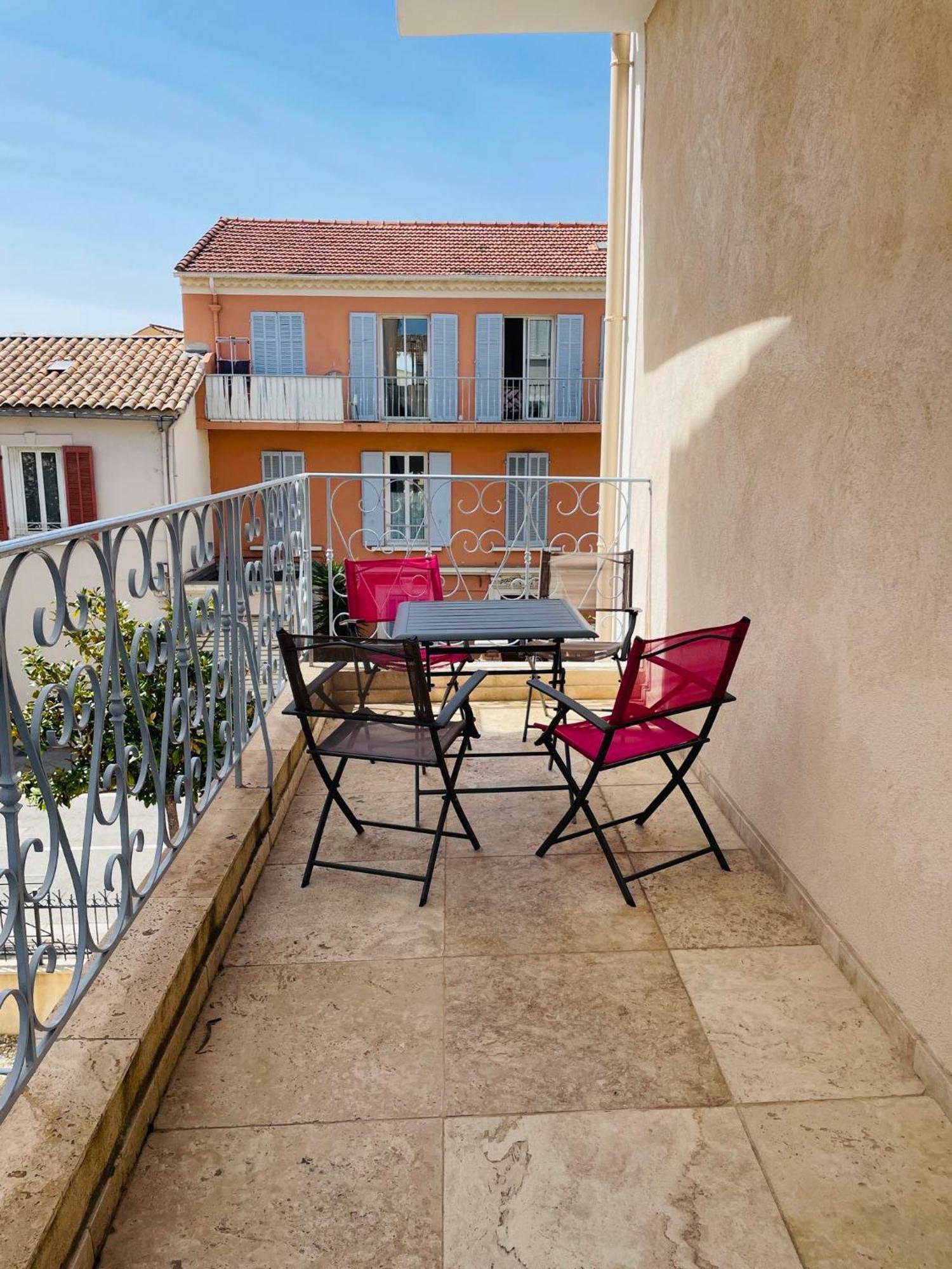 Appartement Port De Sanary Exteriör bild